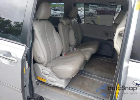 2013 Toyota Sienna Xle V6 8 Passenger from USA, damaged, VIN 5TDYK3DCXDS362679